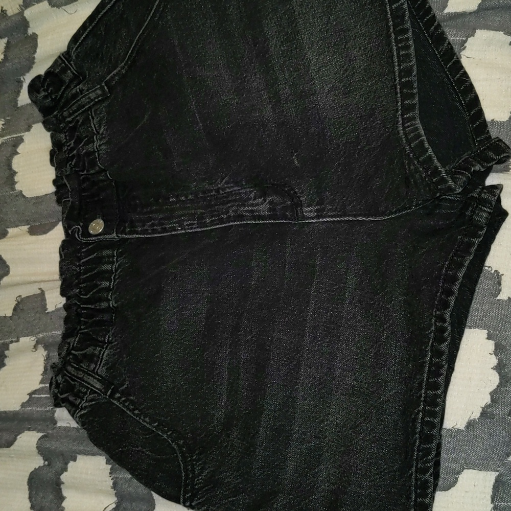 Urban outfitters pull on shorts